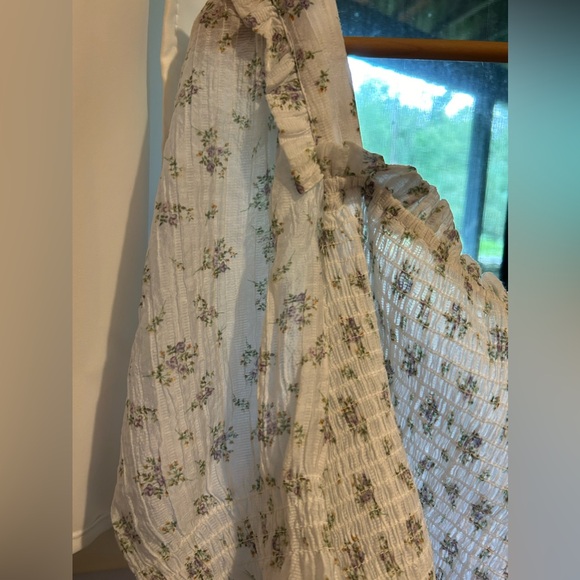 H&M floral top - Picture 3 of 4